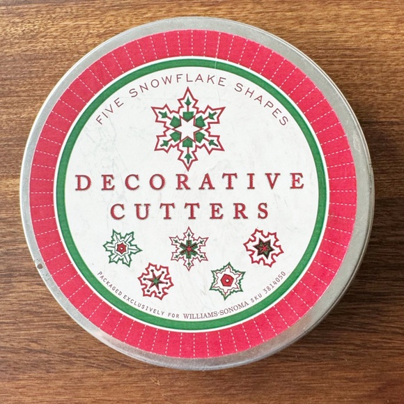 Williams Sonoma Snowflake Decorative Cutters - set of 5 - Picture 2 of 6